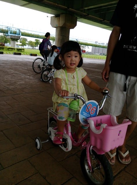 【親子日】浮洲橋下,浮洲河濱公園 騎車車&餵羊咩咩 - 第5張圖 【親子日】浮洲橋下,浮洲河濱公園 騎車車&餵羊咩咩