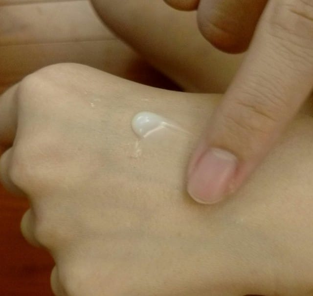 【保養 試用】超水感保濕 輕鬆補水 “EMIS海泉水仙系列精華液” 活化肌膚 ,給肌膚護、透、潤的呵護 - 第7張圖 【保養 試用】超水感保濕 輕鬆補水 “EMIS海泉水仙系列精華液” 活化肌膚 ,給肌膚護、透、潤的呵護