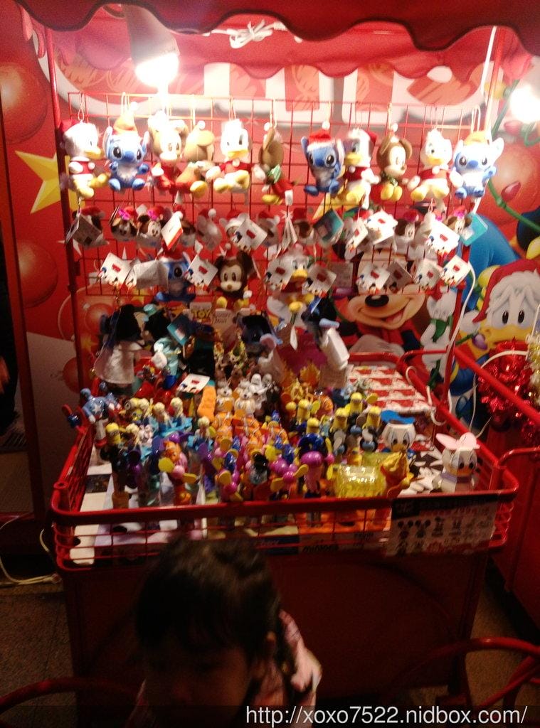 【2016新北市歡樂耶誕城】一家四口一起去 搭乘小飛機,旋轉木馬 耶誕節氣氛好濃厚 - 第16張圖 【2016新北市歡樂耶誕城】一家四口一起去 搭乘小飛機,旋轉木馬 耶誕節氣氛好濃厚