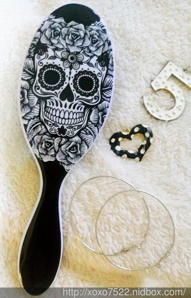 【梳具體驗】「Wet Brush」世上最溫柔的梳子 無阻力彈性纖維/專利鬆軟梳頭 對抗糾結,降低毛躁 還你柔順髮! - 第5張圖 【梳具體驗】「Wet Brush」世上最溫柔的梳子 無阻力彈性纖維/專利鬆軟梳頭 對抗糾結,降低毛躁 還你柔順髮!