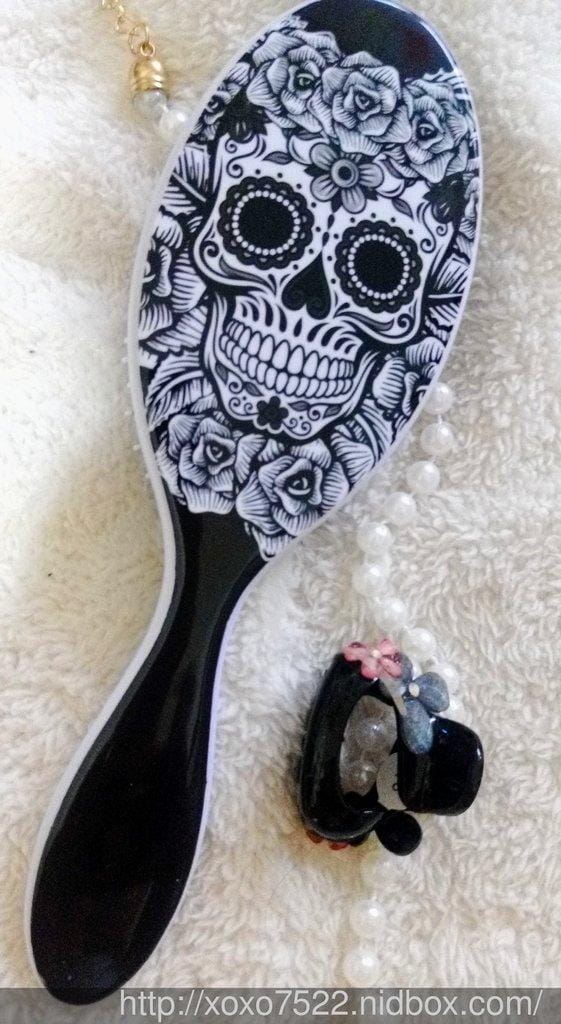【梳具體驗】「Wet Brush」世上最溫柔的梳子 無阻力彈性纖維/專利鬆軟梳頭 對抗糾結,降低毛躁 還你柔順髮! - 第4張圖 【梳具體驗】「Wet Brush」世上最溫柔的梳子 無阻力彈性纖維/專利鬆軟梳頭 對抗糾結,降低毛躁 還你柔順髮!