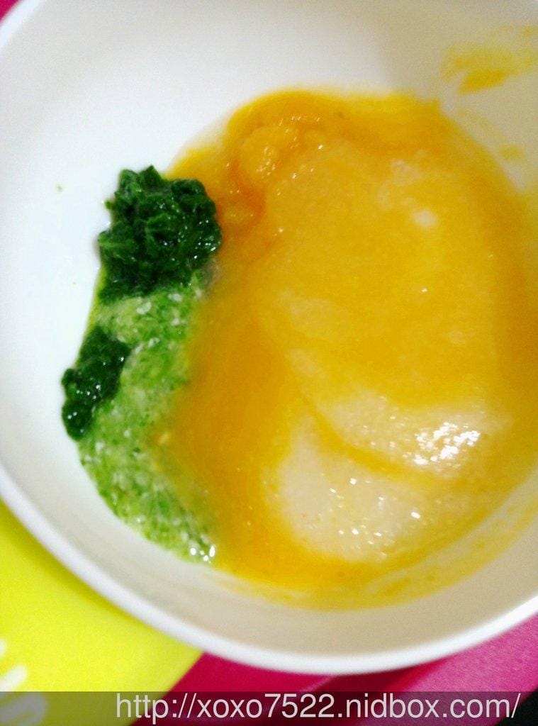 《小卉寶貝》副食品記錄 增加綠色蔬菜泥, 菠菜泥/秋葵泥 6m8d - 第5張圖 《小卉寶貝》副食品記錄 增加綠色蔬菜泥, 菠菜泥/秋葵泥 6m8d