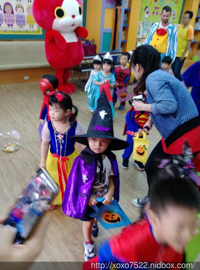 (補)10/28 生活美語村 妍寶貝幼兒園—搗蛋總動員 – 萬聖節踩街趣 Trick or Treat! - 第5張圖 (補)10/28 生活美語村 妍寶貝幼兒園—搗蛋總動員 – 萬聖節踩街趣 Trick or Treat!