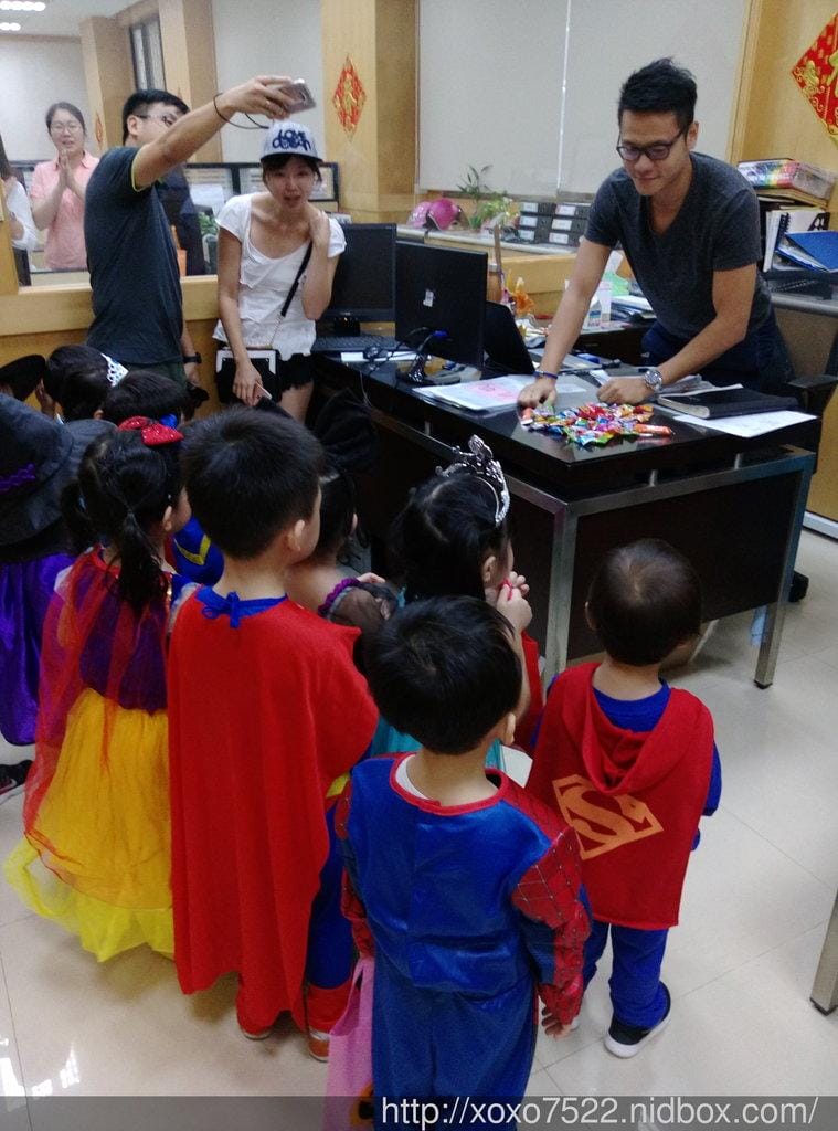 (補)10/28 生活美語村 妍寶貝幼兒園—搗蛋總動員 – 萬聖節踩街趣 Trick or Treat! - 第13張圖 (補)10/28 生活美語村 妍寶貝幼兒園—搗蛋總動員 – 萬聖節踩街趣 Trick or Treat!