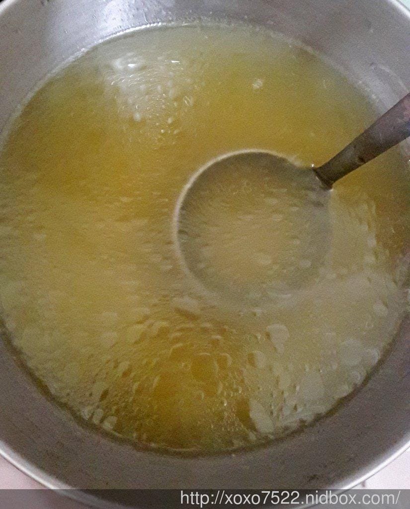 【副食品】替小卉寶貝的熬營養的 《龍骨+蔬果高湯》食物泥 - 第6張圖 【副食品】替小卉寶貝的熬營養的 《龍骨+蔬果高湯》食物泥