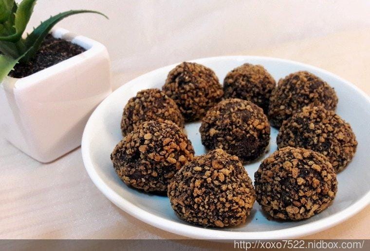 【國民零食推薦】 新上市美味三部曲! 《乖乖》孔雀松露脆芙 (黑巧晶鑽,白巧珍珠) 不甜膩更酥脆!! - 第13張圖 【國民零食推薦】 新上市美味三部曲! 《乖乖》孔雀松露脆芙 (黑巧晶鑽,白巧珍珠) 不甜膩更酥脆!!