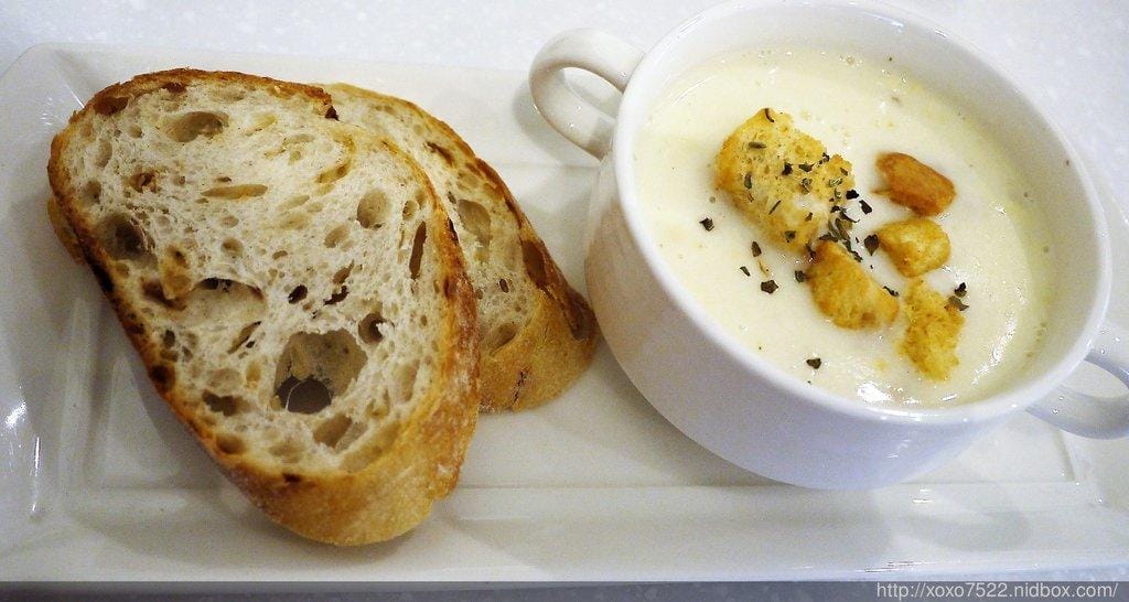 【食♡板橋美食】Oyami cafe 身處夢幻城堡中 享受下午茶悠閒時光☆鬆餅,義大利麵☆ 捷運新埔站 - 第14張圖 【食♡板橋美食】Oyami cafe 身處夢幻城堡中 享受下午茶悠閒時光☆鬆餅,義大利麵☆ 捷運新埔站