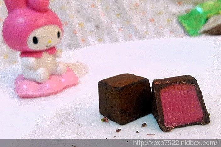 【甜食推薦】正暉《明治Meltykiss草莓+奶油+抹茶巧克力》 ●冬期限定● 一起品嚐多層次濃郁的滋味 - 第9張圖 【甜食推薦】正暉《明治Meltykiss草莓+奶油+抹茶巧克力》 ●冬期限定● 一起品嚐多層次濃郁的滋味