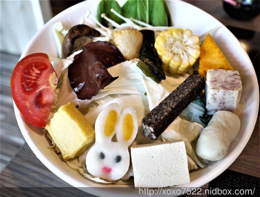 【林口美食】先精緻日式火鍋 (新北林口涮涮鍋) /不添加味精味素,雞骨蔬菜高湯底,火鍋鍋物 - 第20張圖 【林口美食】先精緻日式火鍋 (新北林口涮涮鍋) /不添加味精味素,雞骨蔬菜高湯底,火鍋鍋物