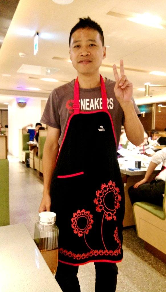 【食記 ●板橋】海底撈台灣二號店新開幕, 品嘗火鍋看秀,氣氛熱鬧滾滾,兒童遊戲區 - 第20張圖 【食記 ●板橋】海底撈台灣二號店新開幕, 品嘗火鍋看秀,氣氛熱鬧滾滾,兒童遊戲區