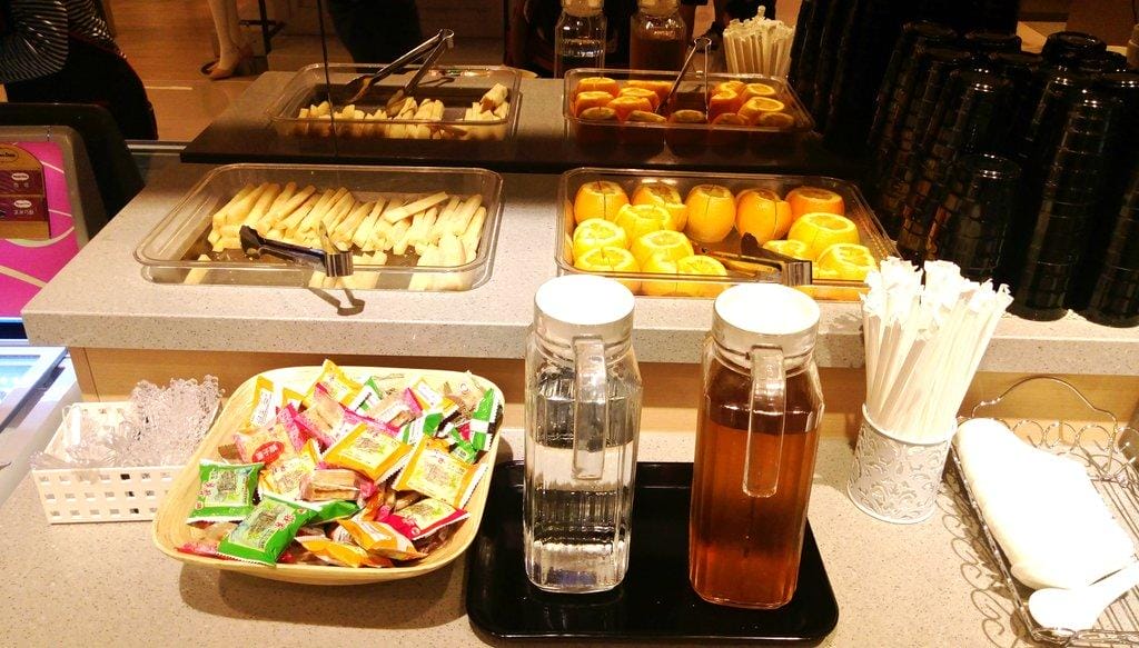 【食記 ●板橋】海底撈台灣二號店新開幕, 品嘗火鍋看秀,氣氛熱鬧滾滾,兒童遊戲區 - 第6張圖 【食記 ●板橋】海底撈台灣二號店新開幕, 品嘗火鍋看秀,氣氛熱鬧滾滾,兒童遊戲區