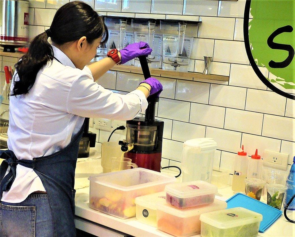【板橋現打果汁】 Vita Squeezzz 微時光(誠品店),健康美味,帕尼尼/ 燻鮭魚沙拉 / 水果氣泡 - 第10張圖 【板橋現打果汁】 Vita Squeezzz 微時光(誠品店),健康美味,帕尼尼/ 燻鮭魚沙拉 / 水果氣泡