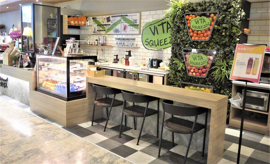 【板橋現打果汁】 Vita Squeezzz 微時光(誠品店),健康美味,帕尼尼/ 燻鮭魚沙拉 / 水果氣泡 - 第2張圖 【板橋現打果汁】 Vita Squeezzz 微時光(誠品店),健康美味,帕尼尼/ 燻鮭魚沙拉 / 水果氣泡