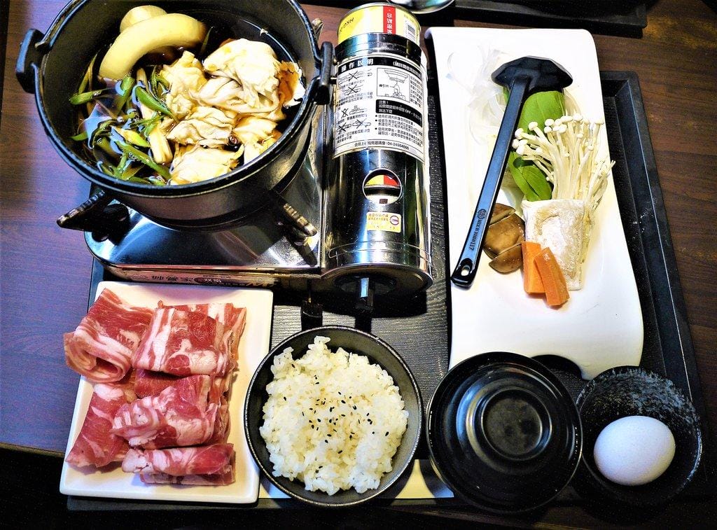 【食記】集客人間茶館(內湖店)餐點選擇性多樣化,古色古香庭園風,WIFI無限上網●免費 提供桌遊系列~~適合三五好友同樂!!! - 第36張圖 【食記】集客人間茶館(內湖店)餐點選擇性多樣化,古色古香庭園風,WIFI無限上網●免費 提供桌遊系列~~適合三五好友同樂!!!