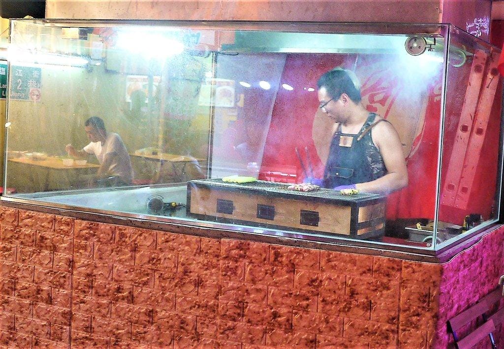 【通化夜市美食】台灣燒肉,新鮮美味串燒推薦,聚餐小酌好去處/ 信義安和捷運站 - 第21張圖 【通化夜市美食】台灣燒肉,新鮮美味串燒推薦,聚餐小酌好去處/ 信義安和捷運站