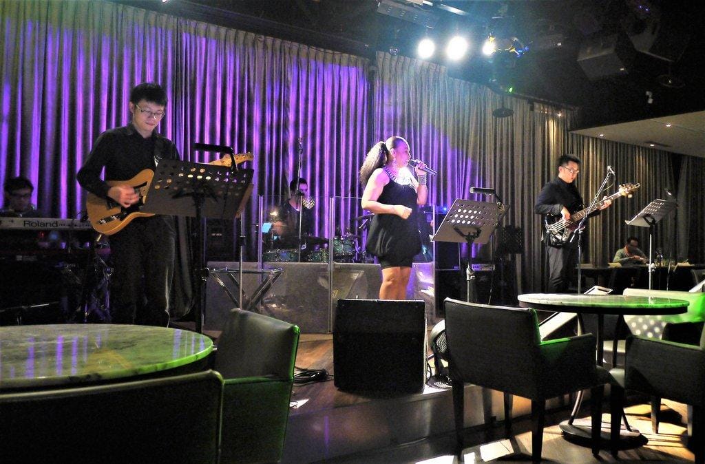 【信義區。美食】Brown Sugar Live & Restaurant 黑糖餐廳、美酒佳餚Live爵士樂.拉丁曲 - 第45張圖 【信義區。美食】Brown Sugar Live & Restaurant 黑糖餐廳、美酒佳餚Live爵士樂.拉丁曲