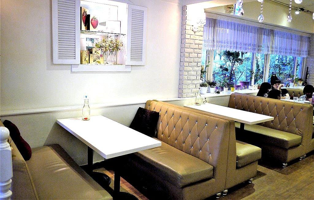 【西門町餐廳】Oyami cafe 少女心爆發,彷彿身處夢幻城堡內、台北下午茶 / 姐妹們的聚會首選 / 義大利麵 / 草莓鬆餅 - 第13張圖 【西門町餐廳】Oyami cafe 少女心爆發,彷彿身處夢幻城堡內、台北下午茶 / 姐妹們的聚會首選 / 義大利麵 / 草莓鬆餅