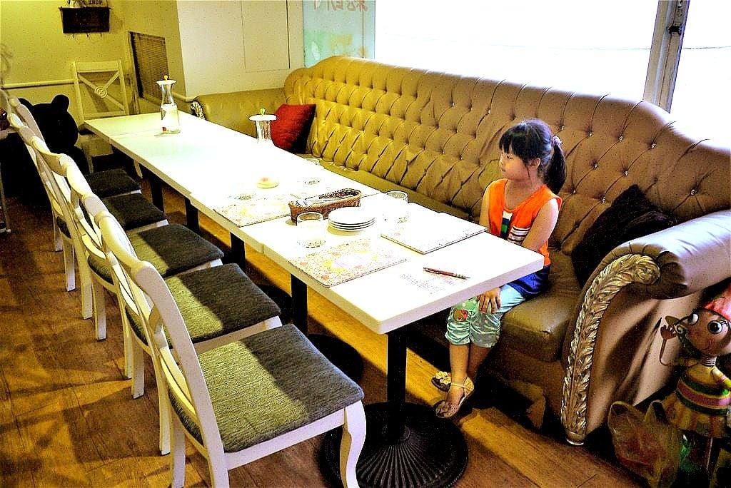 【西門町餐廳】Oyami cafe 少女心爆發,彷彿身處夢幻城堡內、台北下午茶 / 姐妹們的聚會首選 / 義大利麵 / 草莓鬆餅 - 第14張圖 【西門町餐廳】Oyami cafe 少女心爆發,彷彿身處夢幻城堡內、台北下午茶 / 姐妹們的聚會首選 / 義大利麵 / 草莓鬆餅
