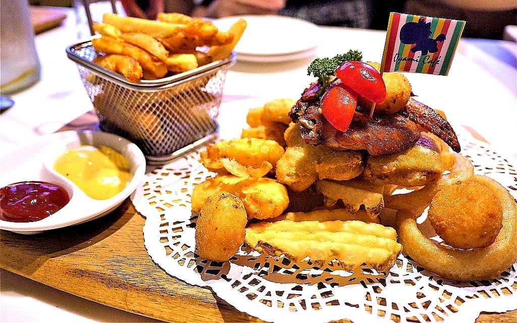【西門町餐廳】Oyami cafe 少女心爆發,彷彿身處夢幻城堡內、台北下午茶 / 姐妹們的聚會首選 / 義大利麵 / 草莓鬆餅 - 第36張圖 【西門町餐廳】Oyami cafe 少女心爆發,彷彿身處夢幻城堡內、台北下午茶 / 姐妹們的聚會首選 / 義大利麵 / 草莓鬆餅