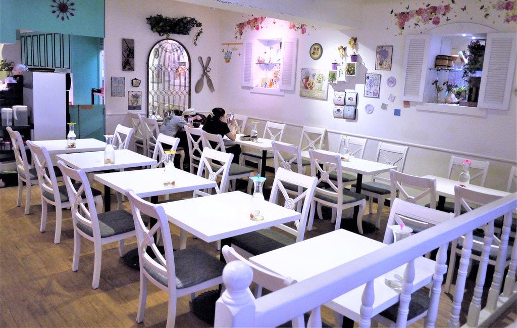 【西門町餐廳】Oyami cafe 少女心爆發,彷彿身處夢幻城堡內、台北下午茶 / 姐妹們的聚會首選 / 義大利麵 / 草莓鬆餅 - 第12張圖 【西門町餐廳】Oyami cafe 少女心爆發,彷彿身處夢幻城堡內、台北下午茶 / 姐妹們的聚會首選 / 義大利麵 / 草莓鬆餅