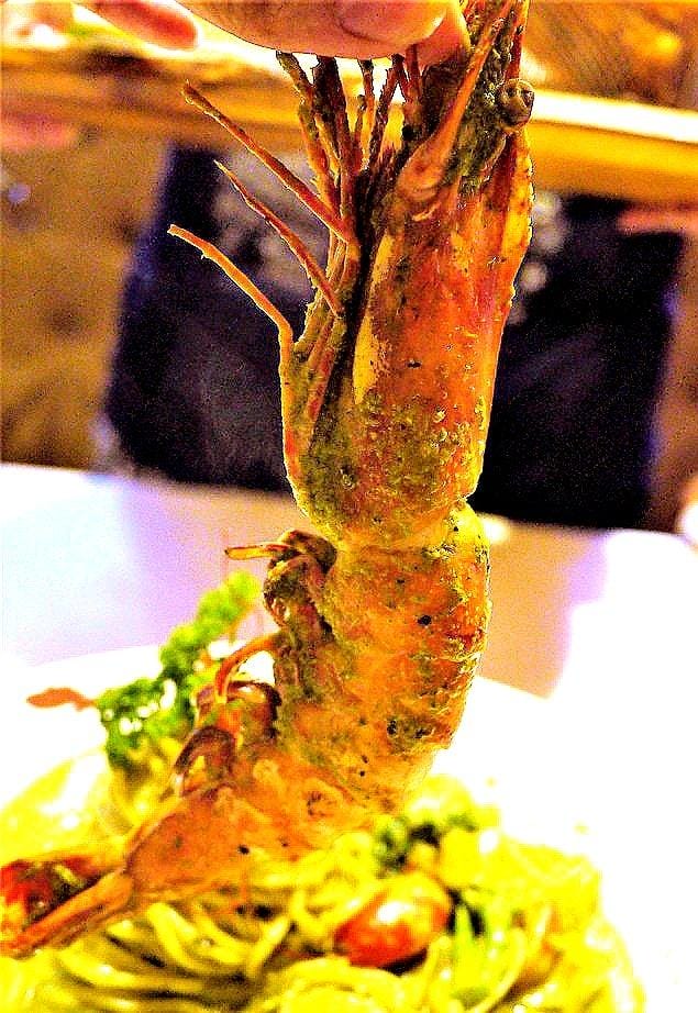 【西門町餐廳】Oyami cafe 少女心爆發,彷彿身處夢幻城堡內、台北下午茶 / 姐妹們的聚會首選 / 義大利麵 / 草莓鬆餅 - 第33張圖 【西門町餐廳】Oyami cafe 少女心爆發,彷彿身處夢幻城堡內、台北下午茶 / 姐妹們的聚會首選 / 義大利麵 / 草莓鬆餅