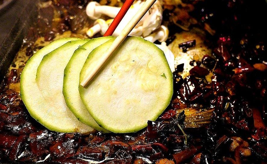 【新北中和美食】水貨 炭火烤魚技術,一魚兩吃,麻辣燙~挑戰你的視覺味覺新享受 - 第46張圖 【新北中和美食】水貨 炭火烤魚技術,一魚兩吃,麻辣燙~挑戰你的視覺味覺新享受