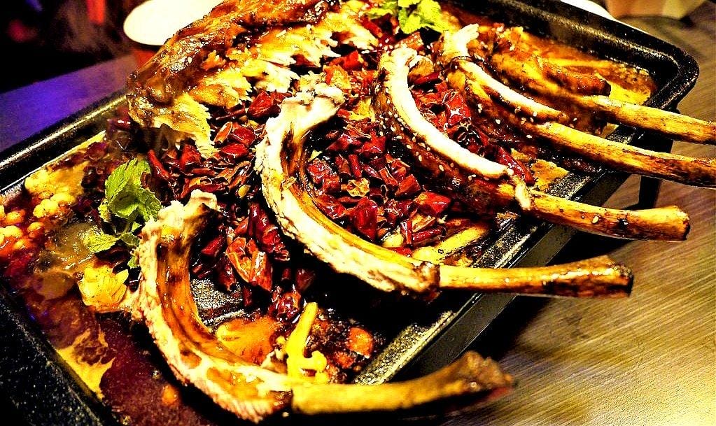 【新北中和美食】水貨 炭火烤魚技術,一魚兩吃,麻辣燙~挑戰你的視覺味覺新享受 - 第36張圖 【新北中和美食】水貨 炭火烤魚技術,一魚兩吃,麻辣燙~挑戰你的視覺味覺新享受
