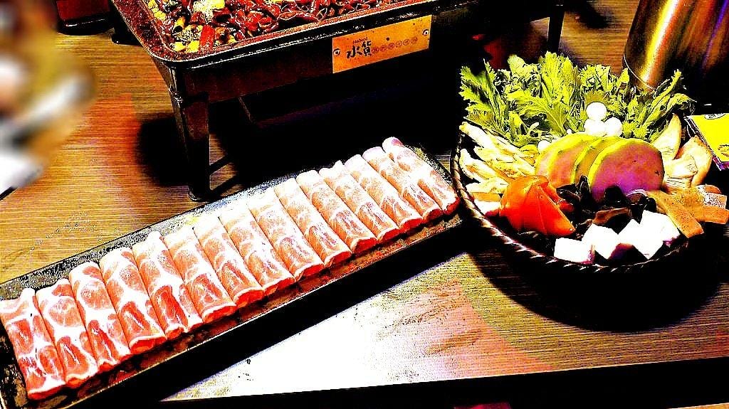 【新北中和美食】水貨 炭火烤魚技術,一魚兩吃,麻辣燙~挑戰你的視覺味覺新享受 - 第43張圖 【新北中和美食】水貨 炭火烤魚技術,一魚兩吃,麻辣燙~挑戰你的視覺味覺新享受