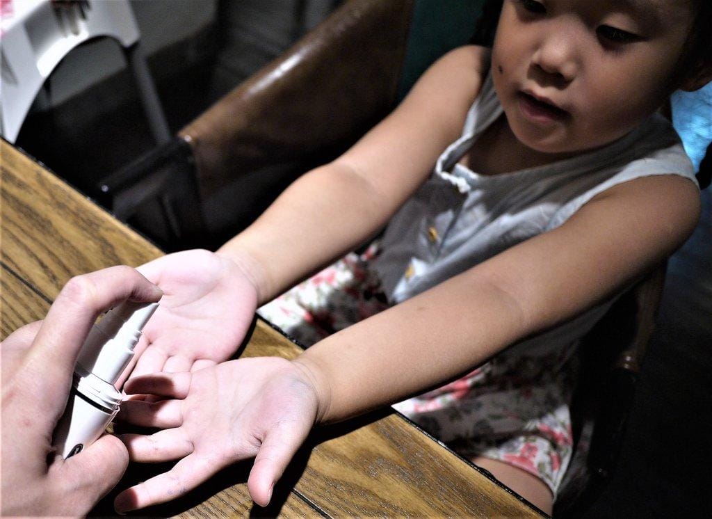 【嬰幼兒童 】ELECLEAN e立淨消毒噴霧 親膚乾洗手,抗菌消毒噴霧 / 小小一台便於攜帶 / 無化學添加物 - 第26張圖 【嬰幼兒童 】ELECLEAN e立淨消毒噴霧 親膚乾洗手,抗菌消毒噴霧 / 小小一台便於攜帶 / 無化學添加物