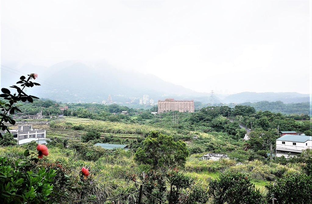 【親子玩樂】日光行館 戶外大草坪、池塘、沙坑、盪鞦韆可玩耍,台北景觀餐廳/淡水下午茶,完整菜單 - 第45張圖 【親子玩樂】日光行館 戶外大草坪、池塘、沙坑、盪鞦韆可玩耍,台北景觀餐廳/淡水下午茶,完整菜單