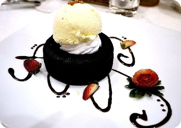 【板橋下午茶】OYAMI CAFE 姊妹午後聊天約會首選，鬆餅 / 義大利麵，捷運新埔站