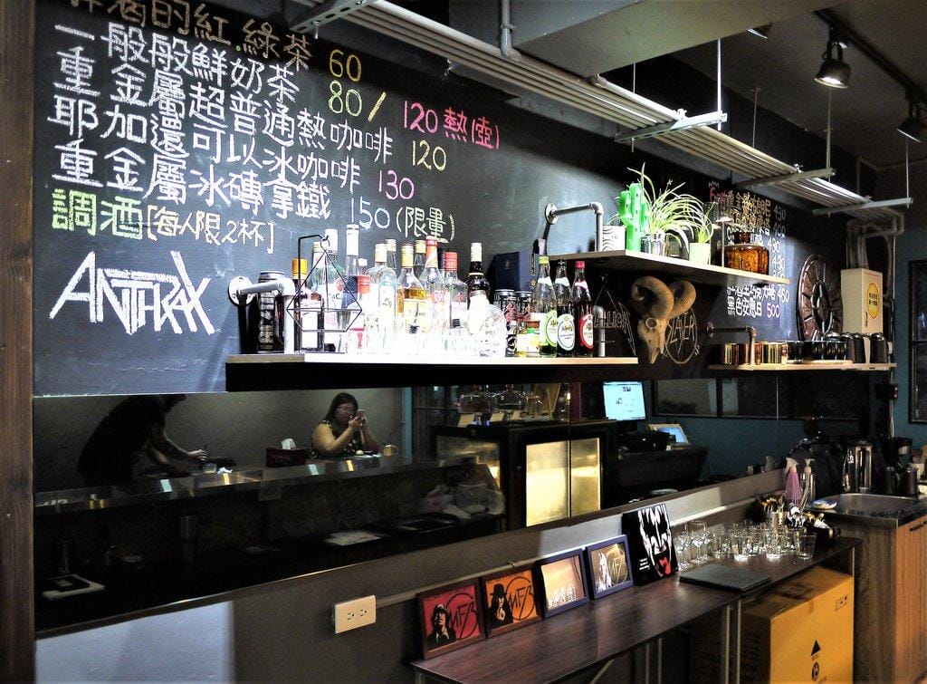 【板橋下午茶】重金屬布朗尼工廠,ROCK搖滾,重金屬樂團~ ☆ IG熱門打卡店家,影音介紹 - 第11張圖 【板橋下午茶】重金屬布朗尼工廠,ROCK搖滾,重金屬樂團~ ☆ IG熱門打卡店家,影音介紹