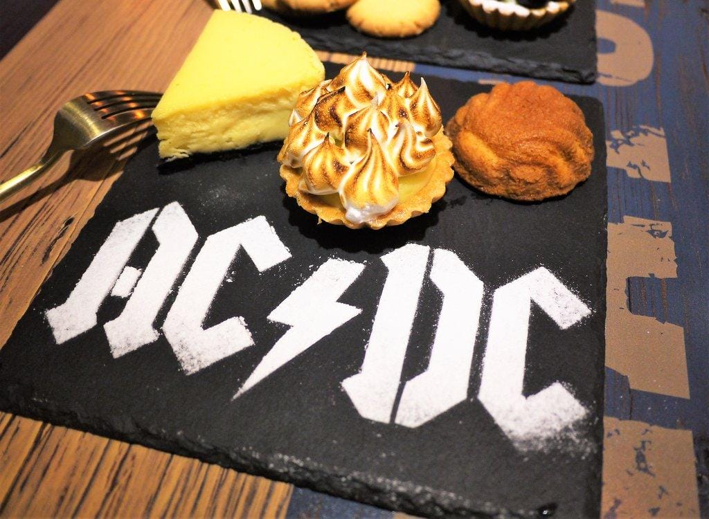 【板橋下午茶】重金屬布朗尼工廠,ROCK搖滾,重金屬樂團~ ☆ IG熱門打卡店家,影音介紹 - 第21張圖 【板橋下午茶】重金屬布朗尼工廠,ROCK搖滾,重金屬樂團~ ☆ IG熱門打卡店家,影音介紹
