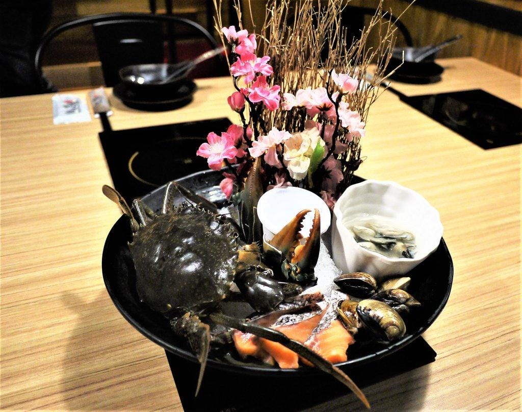【板橋/火鍋】 鮮入圍煮-精緻鍋物,活波士頓龍蝦鍋,活沙公鍋~滿滿的頂級海鮮~文末有完整菜單 - 第45張圖 【板橋/火鍋】 鮮入圍煮-精緻鍋物,活波士頓龍蝦鍋,活沙公鍋~滿滿的頂級海鮮~文末有完整菜單
