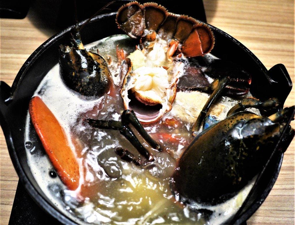 【板橋/火鍋】 鮮入圍煮-精緻鍋物,活波士頓龍蝦鍋,活沙公鍋~滿滿的頂級海鮮~文末有完整菜單 - 第36張圖 【板橋/火鍋】 鮮入圍煮-精緻鍋物,活波士頓龍蝦鍋,活沙公鍋~滿滿的頂級海鮮~文末有完整菜單
