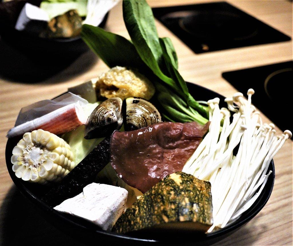 【板橋/火鍋】 鮮入圍煮-精緻鍋物,活波士頓龍蝦鍋,活沙公鍋~滿滿的頂級海鮮~文末有完整菜單 - 第16張圖 【板橋/火鍋】 鮮入圍煮-精緻鍋物,活波士頓龍蝦鍋,活沙公鍋~滿滿的頂級海鮮~文末有完整菜單