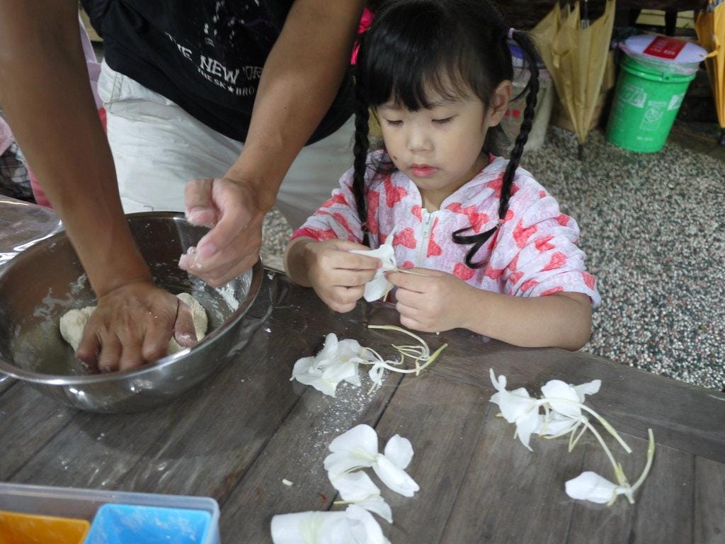【親子DIY】宜蘭 花泉休閒農場,親子同遊樂趣多,自己手作麵條好好吃 ,DIY晶棗粽 / 生態瓶 - 第19張圖 【親子DIY】宜蘭 花泉休閒農場,親子同遊樂趣多,自己手作麵條好好吃 ,DIY晶棗粽 / 生態瓶