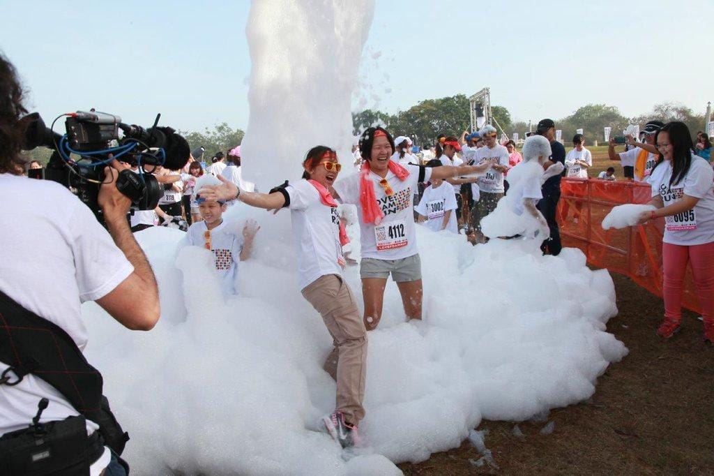 【2018創意路跑活動】Love Foam Run泡泡跑,全民瘋路跑 / 馬拉松賽事,享受被五彩繽紛泡泡包圍的樂趣 - 第3張圖 【2018創意路跑活動】Love Foam Run泡泡跑,全民瘋路跑 / 馬拉松賽事,享受被五彩繽紛泡泡包圍的樂趣