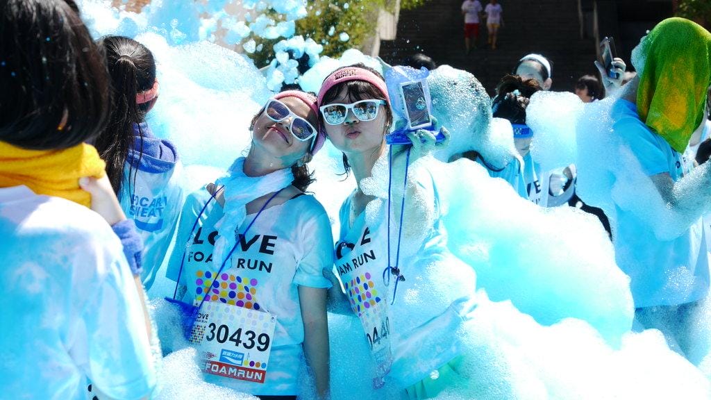 【2018創意路跑活動】Love Foam Run泡泡跑,全民瘋路跑 / 馬拉松賽事,享受被五彩繽紛泡泡包圍的樂趣 - 第8張圖 【2018創意路跑活動】Love Foam Run泡泡跑,全民瘋路跑 / 馬拉松賽事,享受被五彩繽紛泡泡包圍的樂趣