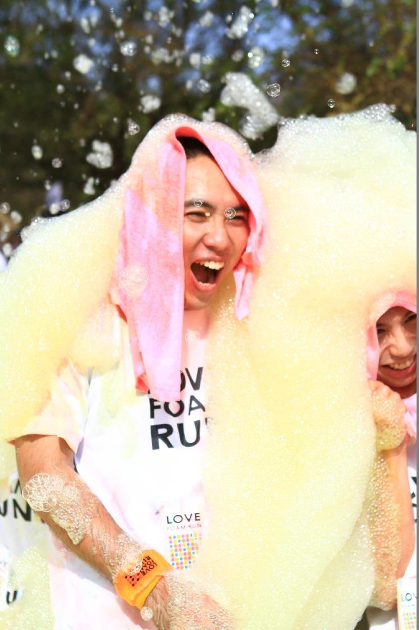 【2018創意路跑活動】Love Foam Run泡泡跑,全民瘋路跑 / 馬拉松賽事,享受被五彩繽紛泡泡包圍的樂趣 - 第12張圖 【2018創意路跑活動】Love Foam Run泡泡跑,全民瘋路跑 / 馬拉松賽事,享受被五彩繽紛泡泡包圍的樂趣