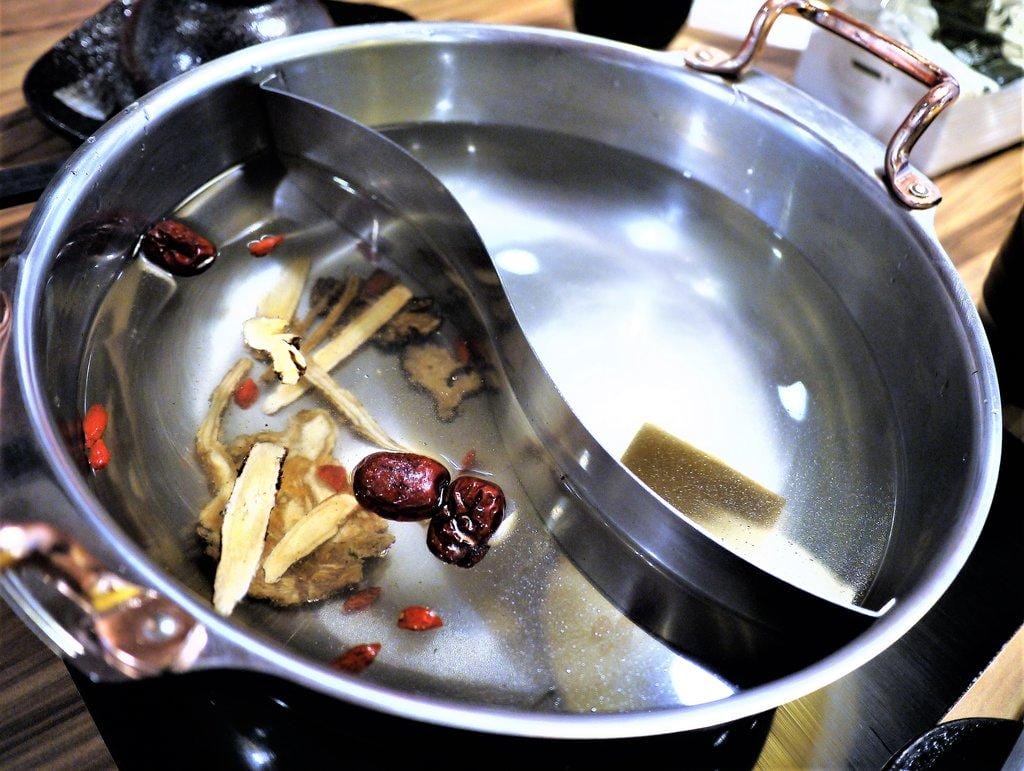 【中和 火鍋】 沸騰涮涮鍋,超澎湃大份量肉盤,Q彈多汁鮮蝦,明治冰淇淋/飲品無限吃到飽(文末完整菜單) - 第18張圖 【中和 火鍋】 沸騰涮涮鍋,超澎湃大份量肉盤,Q彈多汁鮮蝦,明治冰淇淋/飲品無限吃到飽(文末完整菜單)