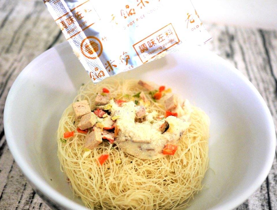 【沖泡即食米粉】100%台灣米 老鍋米粉,新竹米粉始祖,台灣米粉炒 / 香菇肉燥風味湯米粉, 非油炸不含防腐劑 - 第6張圖 【沖泡即食米粉】100%台灣米 老鍋米粉,新竹米粉始祖,台灣米粉炒 / 香菇肉燥風味湯米粉, 非油炸不含防腐劑