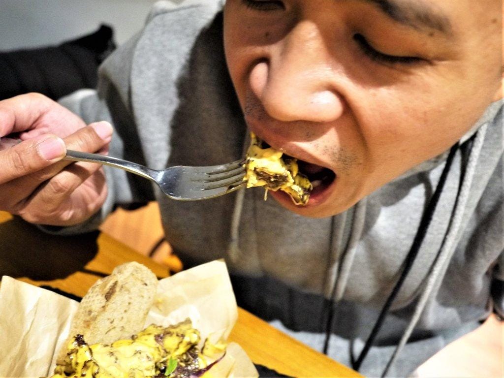【中和美食】MASTRO 戰斧教父 (中和環球店) / 15oz招牌戰斧豬排 / 巧克力香蕉舒芙蕾鬆餅 / 中和美式餐廳 - 第28張圖 【中和美食】MASTRO 戰斧教父 (中和環球店) / 15oz招牌戰斧豬排 / 巧克力香蕉舒芙蕾鬆餅 / 中和美式餐廳