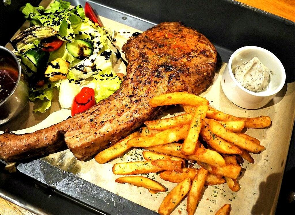 【中和美食】MASTRO 戰斧教父 (中和環球店) / 15oz招牌戰斧豬排 / 巧克力香蕉舒芙蕾鬆餅 / 中和美式餐廳 - 第31張圖 【中和美食】MASTRO 戰斧教父 (中和環球店) / 15oz招牌戰斧豬排 / 巧克力香蕉舒芙蕾鬆餅 / 中和美式餐廳
