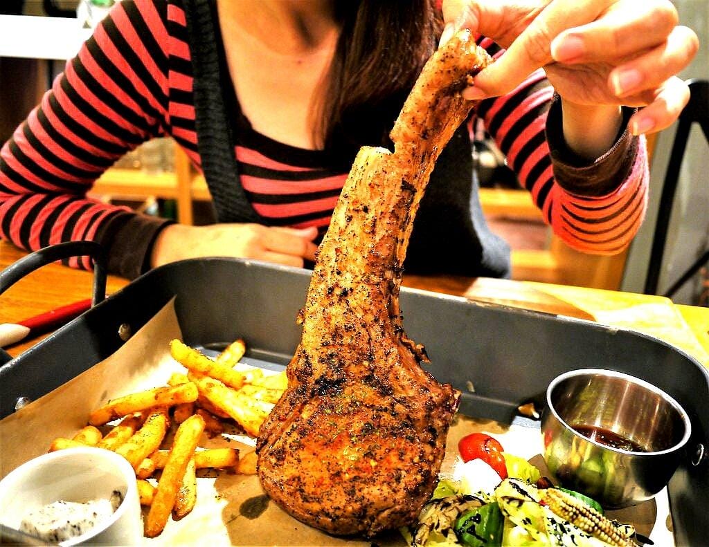 【中和美食】MASTRO 戰斧教父 (中和環球店) / 15oz招牌戰斧豬排 / 巧克力香蕉舒芙蕾鬆餅 / 中和美式餐廳 - 第32張圖 【中和美食】MASTRO 戰斧教父 (中和環球店) / 15oz招牌戰斧豬排 / 巧克力香蕉舒芙蕾鬆餅 / 中和美式餐廳