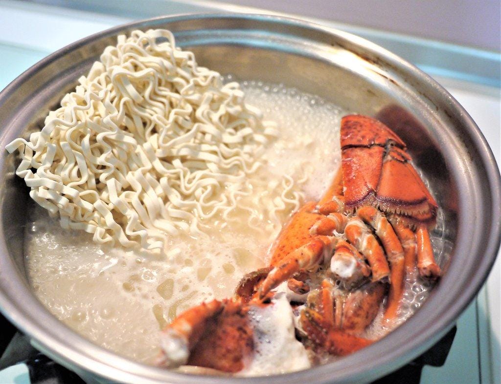 【人氣宅配】五味集食 波士頓巨螯龍蝦麵(日式豚骨/川香麻辣),集食爆汁三鮮餃 - 第9張圖 【人氣宅配】五味集食 波士頓巨螯龍蝦麵(日式豚骨/川香麻辣),集食爆汁三鮮餃