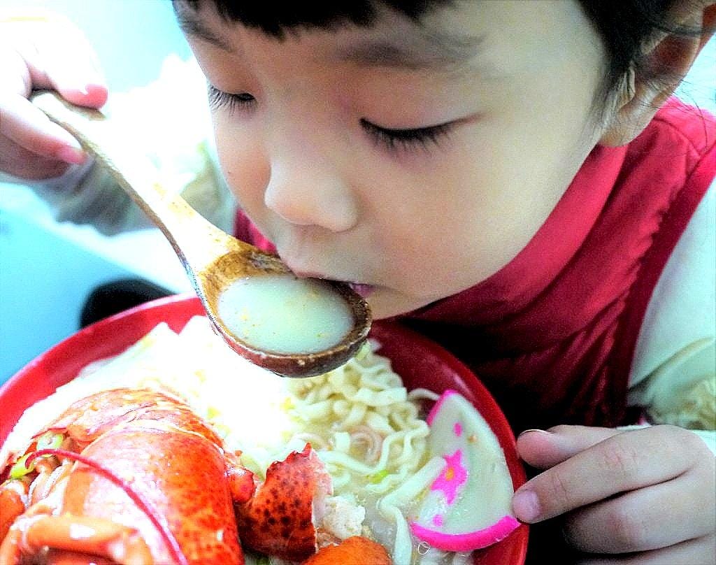 【人氣宅配】五味集食 波士頓巨螯龍蝦麵(日式豚骨/川香麻辣),集食爆汁三鮮餃 - 第26張圖 【人氣宅配】五味集食 波士頓巨螯龍蝦麵(日式豚骨/川香麻辣),集食爆汁三鮮餃