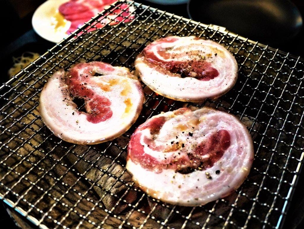 【中和燒烤吃到飽】燒惑日式炭火燒肉店 ,頂級肉品-澎湃海鮮大餐,桌邊服務.打卡送泰國蝦(捷運景安站)文末影音介紹 - 第25張圖 【中和燒烤吃到飽】燒惑日式炭火燒肉店 ,頂級肉品-澎湃海鮮大餐,桌邊服務.打卡送泰國蝦(捷運景安站)文末影音介紹