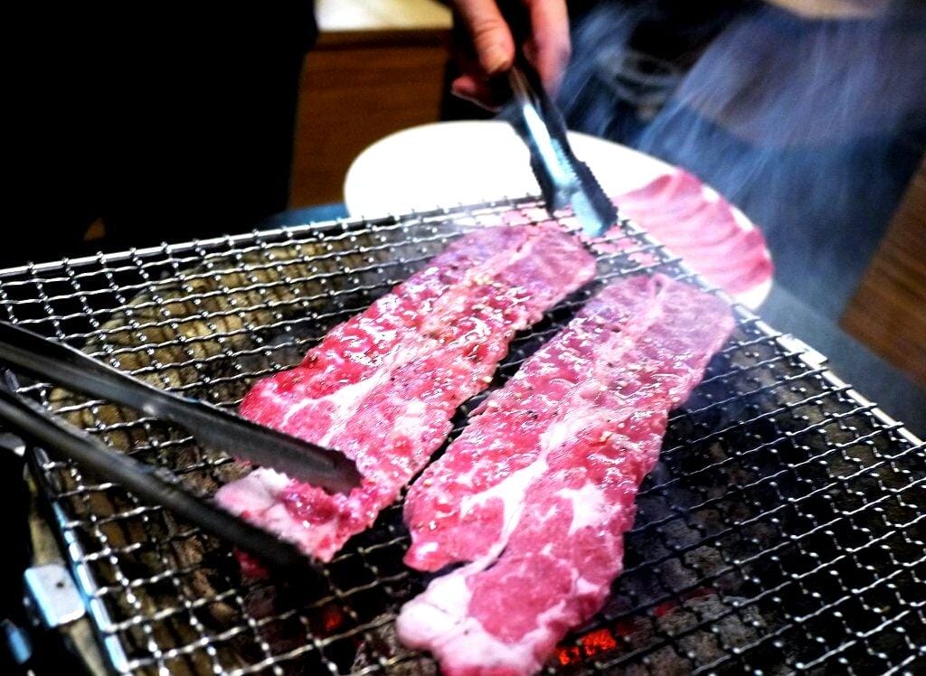 【中和燒烤吃到飽】燒惑日式炭火燒肉店 ,頂級肉品-澎湃海鮮大餐,桌邊服務.打卡送泰國蝦(捷運景安站)文末影音介紹 - 第35張圖 【中和燒烤吃到飽】燒惑日式炭火燒肉店 ,頂級肉品-澎湃海鮮大餐,桌邊服務.打卡送泰國蝦(捷運景安站)文末影音介紹