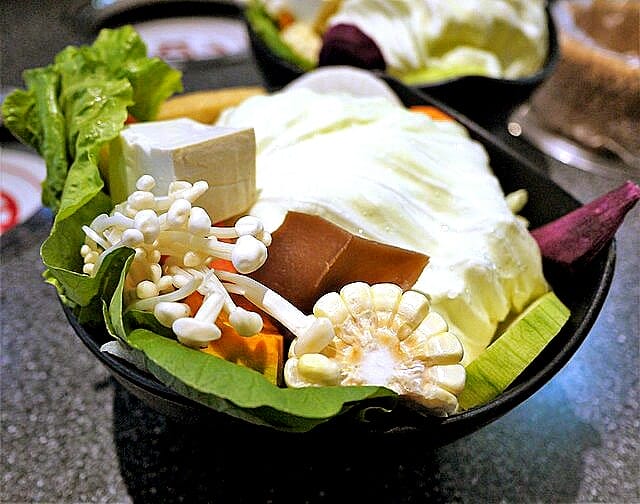 【三重火鍋】王子鴻精緻鍋物 精燉濃郁湯頭 附餐飯.麵.冬粉.各式飲品無限供應(三重/ 捷運台北橋站) - 第10張圖 【三重火鍋】王子鴻精緻鍋物 精燉濃郁湯頭 附餐飯.麵.冬粉.各式飲品無限供應(三重/ 捷運台北橋站)